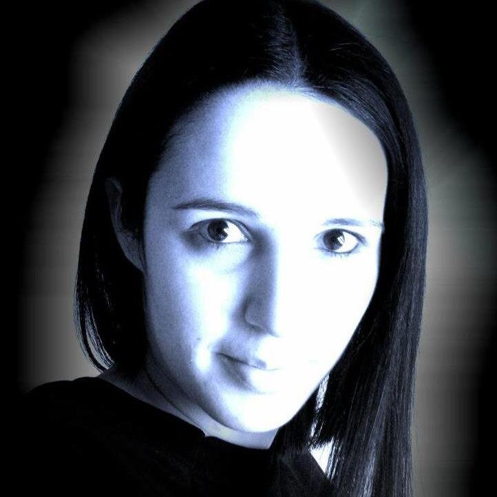 British author of the #YA #CrestbeachNovellas series. Crestbeach - Belle's Beginning and Belle's Summer can be found here: http://t.co/hwSWdIirdP