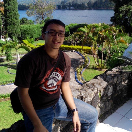 • BELONGS TO JESUS!  • @BeswanDjarum 29 • KOMPAREM GKJ DELANGGU • ex-DELOITTE-er • ex-JS • MANDIRIAN