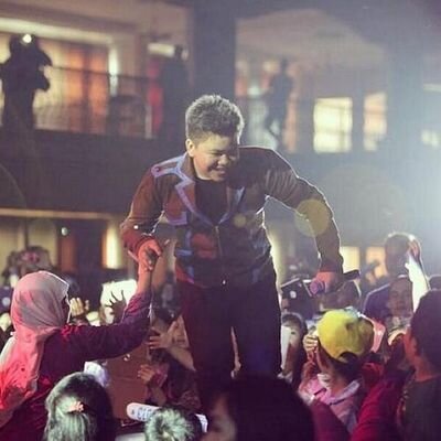 Offc fanbase of @TeukuRyz . Dream it, wish it, do it!✌ [Resmi&Followed by: @mamakiboy & @novimpiw ]