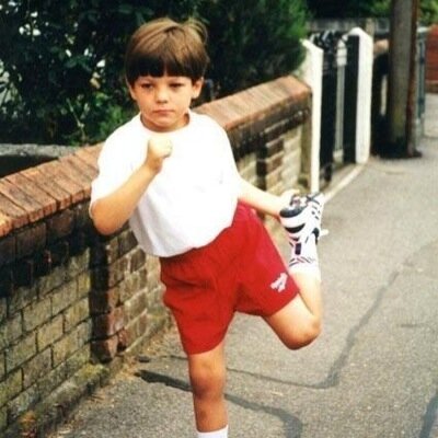 (◕‿◕) I'm Louis and im 7 years old.