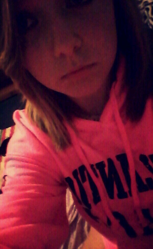 SierraHouse42's profile picture. haii im CiCi/ I love music/15/Taken by @Asking_Alex_cx is mine no touchy. And dont hurt him./bi/HotTopic^.^/kik: cici42h