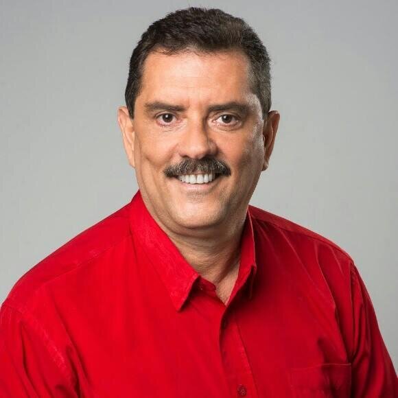 Candidato a deputado estadual pelo Partido dos Trabalhadores (PT), em Pernambuco.