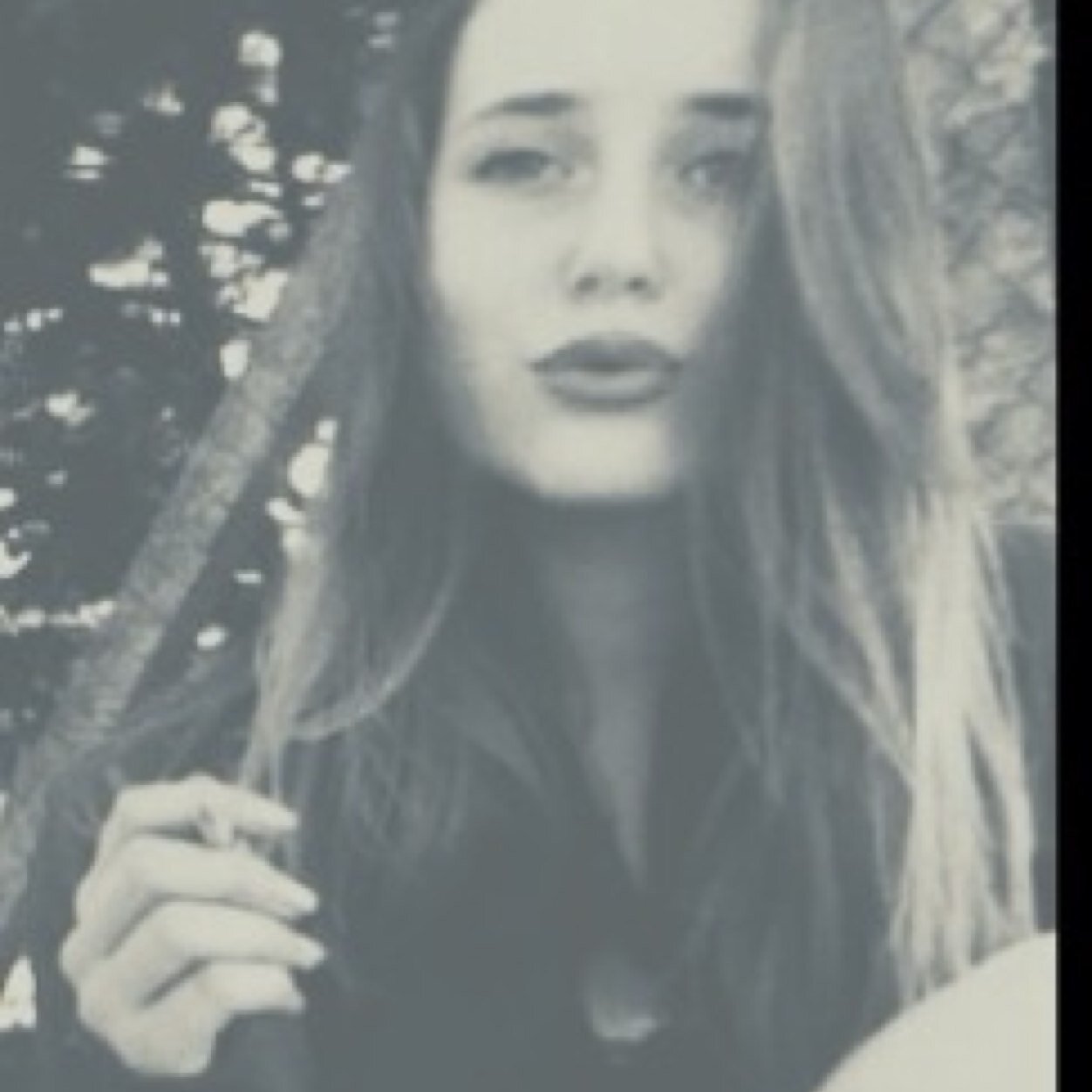 alice_mama096's profile picture. La roue tourne , perso je préfére qu'elle t'écrase .