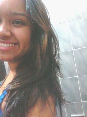 É necessário abrir os olhos e perceber que as coisas boas estão dentro de nós, onde os sentimentos não precisam de motivos nem os desejos de razão.