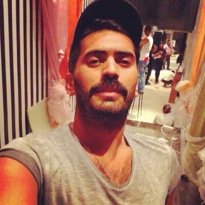 Tam bir basak burcu. Titiz,temizlik hastasi, detayci,mukkemeliyetci, bir okadar da mutevazi:)tv iscisi,studyosefi. @chanta_club