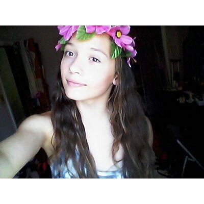 idk_adrianna's profile picture. 