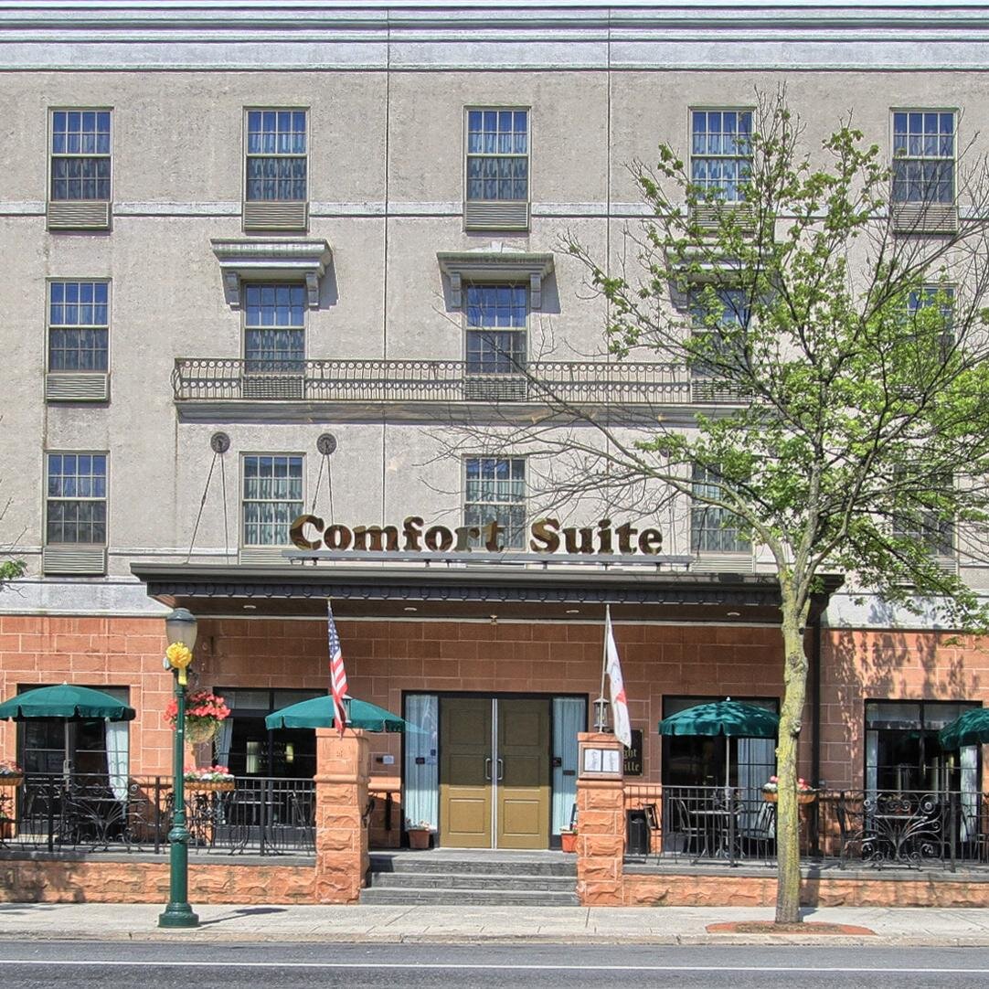 The Comfort Suites is situated in the HEART of historic downtown Carlisle, PA. We offer 105 suites, on-site dining and full-service banquet facilities.