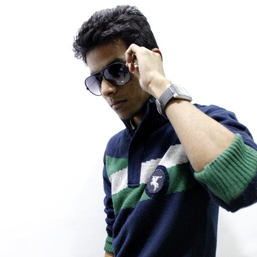 devlove100's profile picture. 