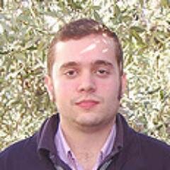 Rancio a tiempo completo. Profesor de informática.