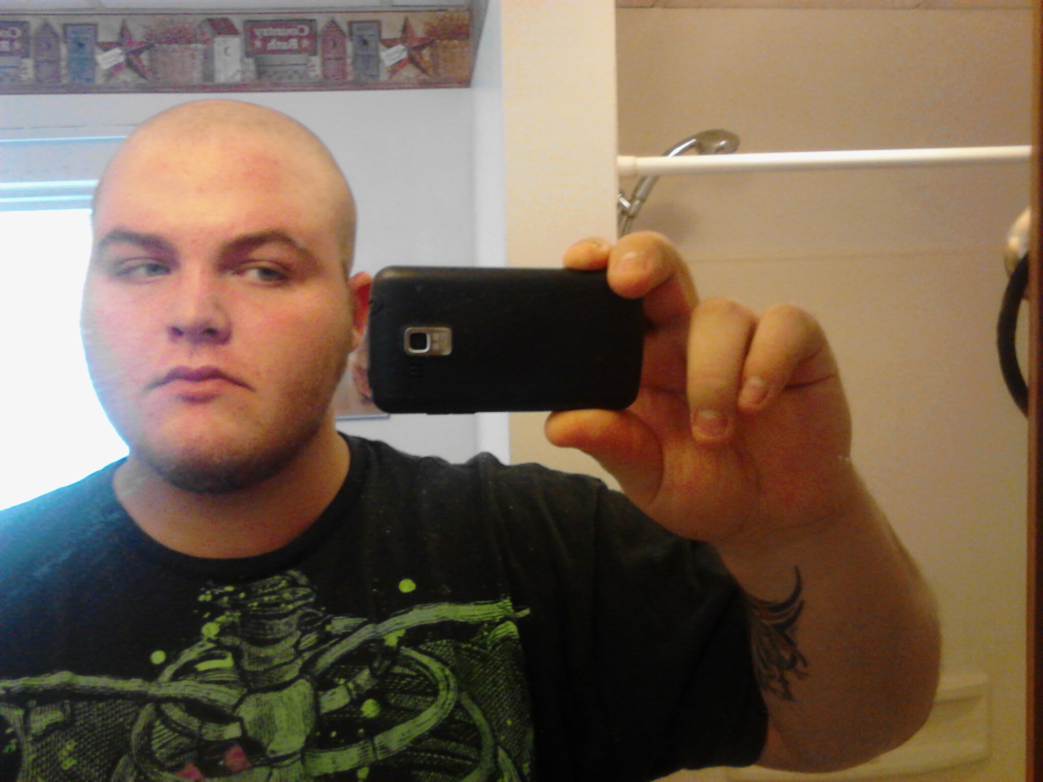 Amateur Call of Duty player, Leader/Founder of iChor Gaming.