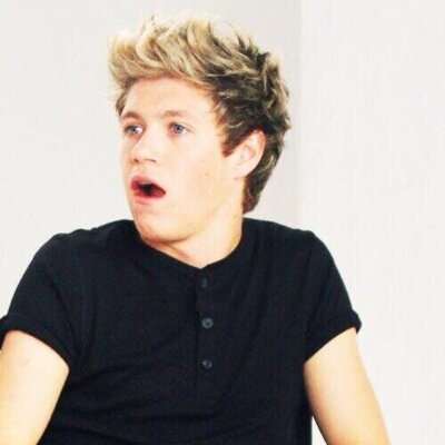 Free follow but please follow @xIrishNiaIl and RT link