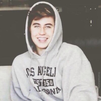 congrats on your nash follow, he knows you exsist, and he loves you babe.