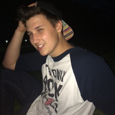 NotSoAverage4's profile picture. 17 certified self taught edit/designer