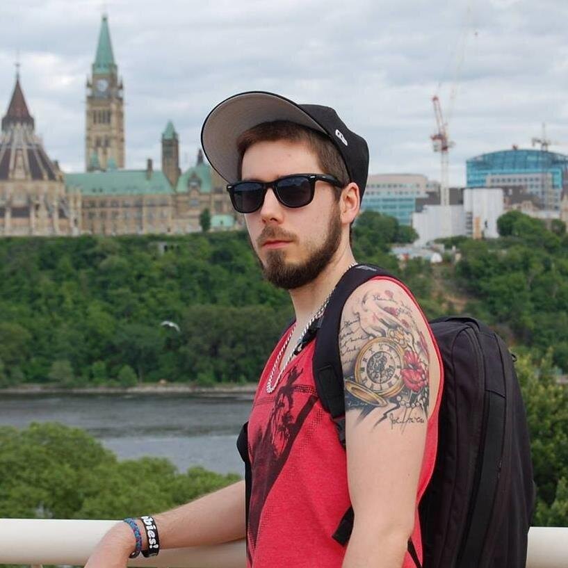 Public Relations student at Algonquin College. Unapologetic nerd, video game enthusiast, history buff. Lover of electronic music and a good workout.