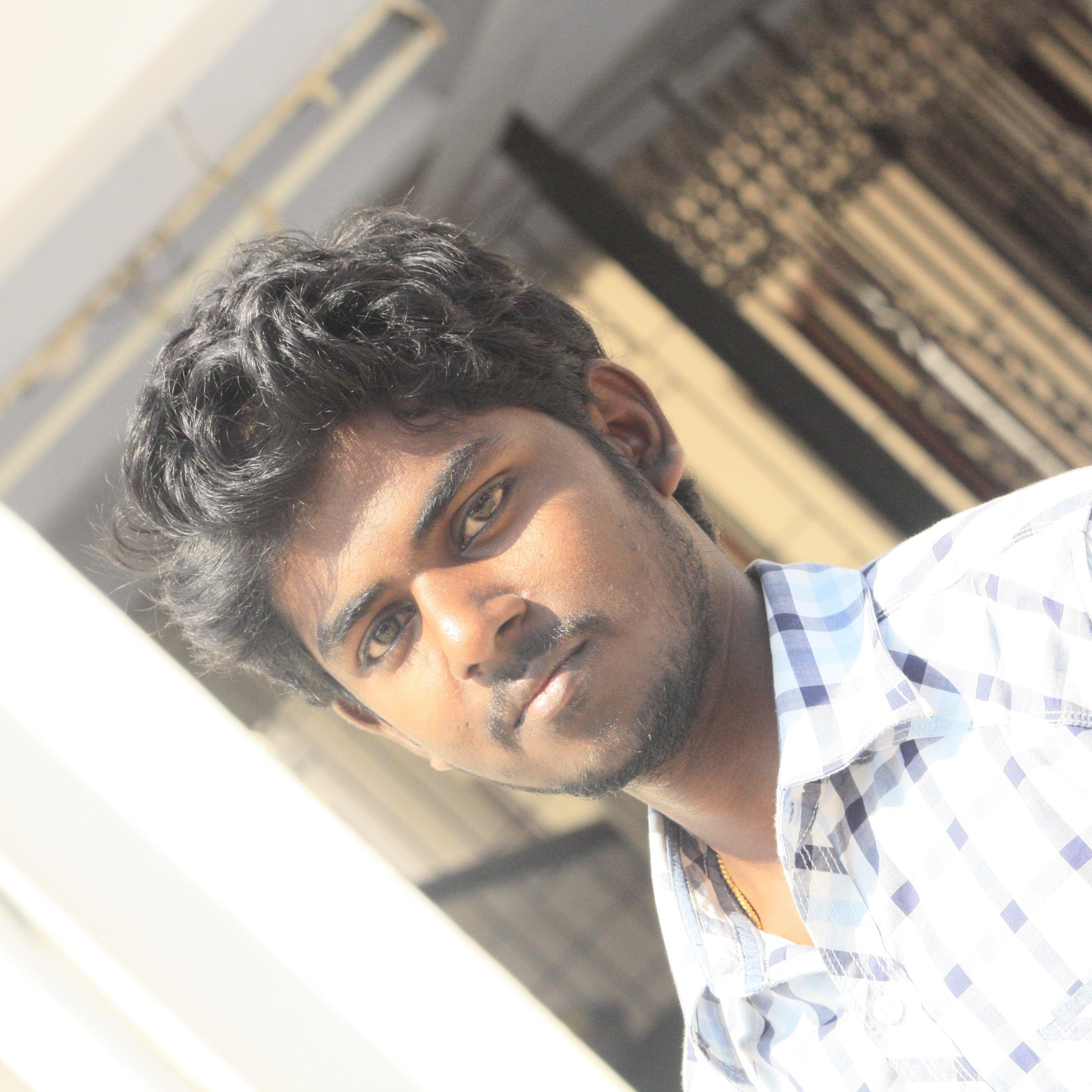 blogger , college student , lots of interest in social networks