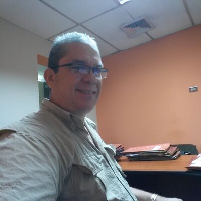 Amo a la vida trabajador con unos hijos excelentes y amados,amigo de los amigos y con una familia magnifica. Que mas puedo pedir Parrandas aquí voy. Sabroooso!