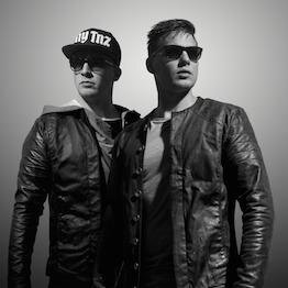 The official Fanpage of @LNYTNZ !! They real names are: Jan & Mitchel ! We tweet news, pictures of shows & many more ! #WEDONTGIVEAFUCKABOUTTOMORROW