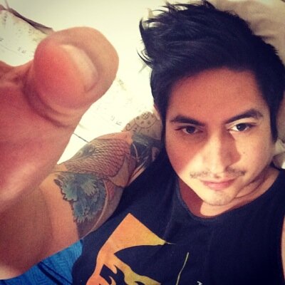Locutor, estamos para animar y alegrar a todos, me especializo en programas juveniles y grabaciones. vivo la vida!!