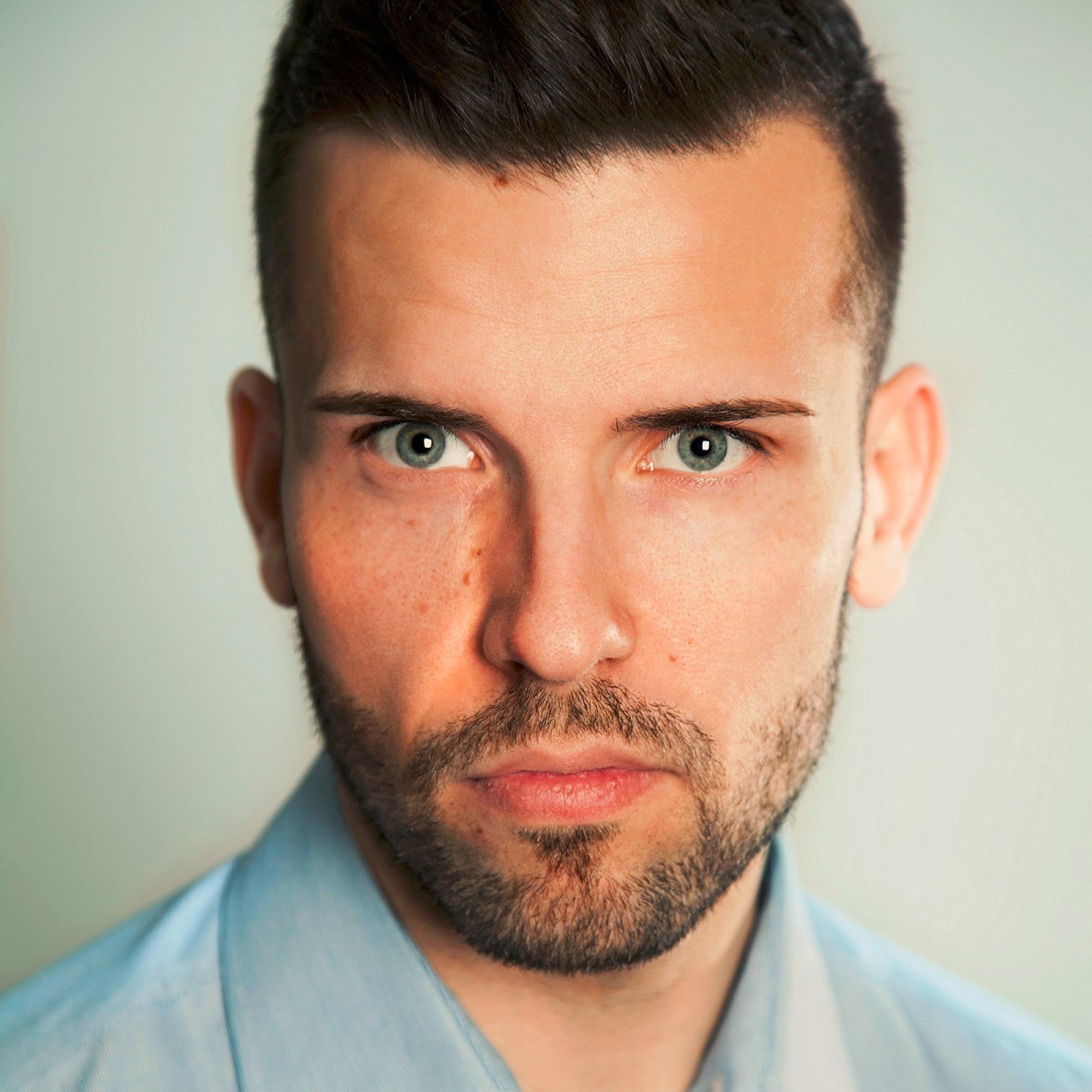 Ben is a R&B/Pop singer/songwriter and was member of different bands. He is living in London working on his next album.