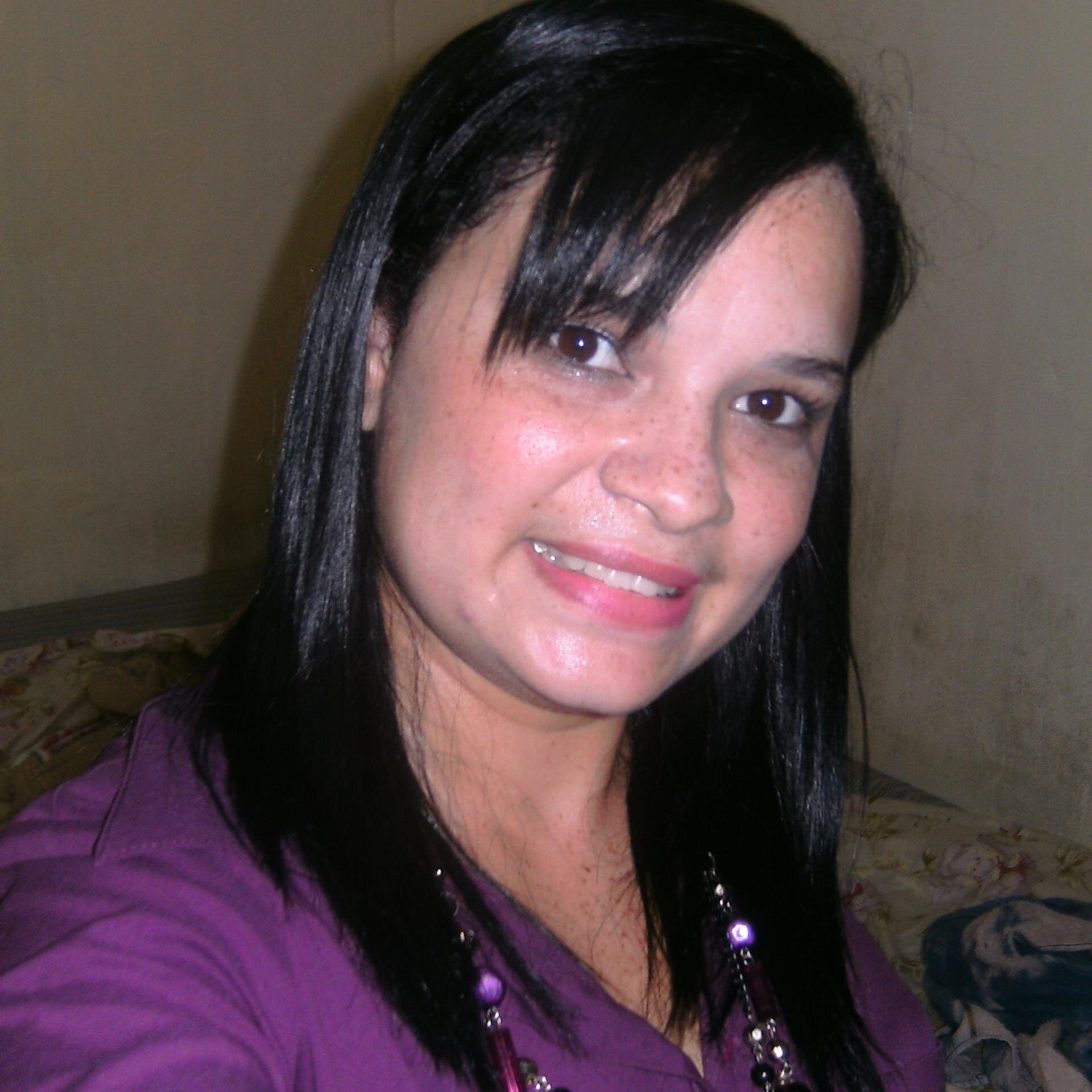 Amo fazer novas amizades , passear com a família , sou uma pessoa super tranquila , e em fim... gosto de ser felizzzzz !!!