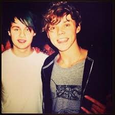 Bec and Em here :) follow our personals --- @becliffowin and @MichaelClifrood & we follow back! 5SOS, 1D, Janoskians, O2L etc.. lub you guys x