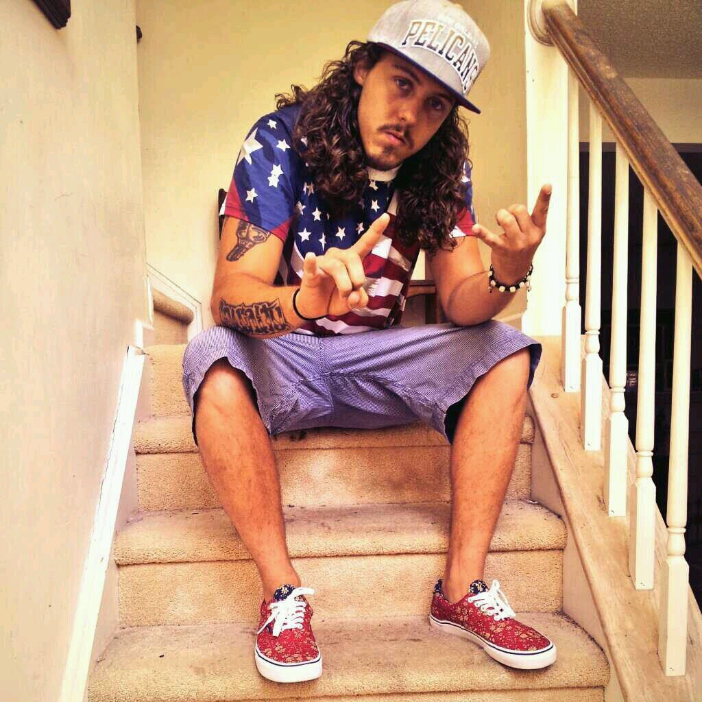 The devil stole my soul, I went and took it back! #Rapper #Radio Host #YnG *slowly getting rich*