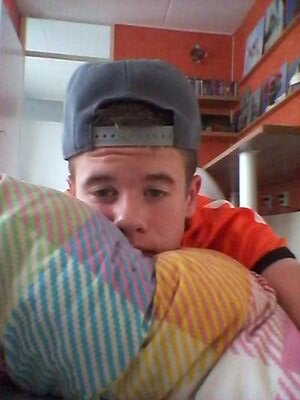 follow me for a follow back give me a shoutout and you see what happening