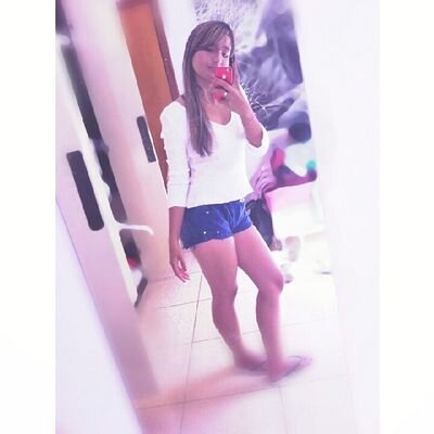 Fechei os olhos e pedi um favor ao vento: Leve tudo que for desnecessário. C.L ♡