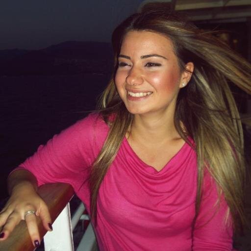 mutluluğa dair her fısıltı,
söylenişinde gizlenmiş sadece..
hepsi bu..
