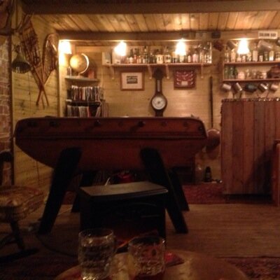 Home of the cabin sessions, many a late nite, vinyl, liquor, and good, honest vibes. HQ of the Muswell Hillbillies
