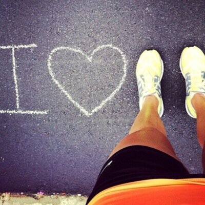 Corre. Ama. Rie.