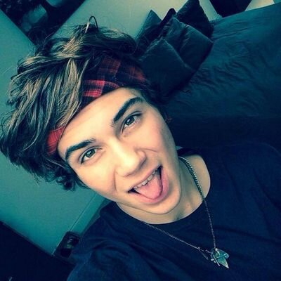 Jcat forever. I love Unionj and 5 Seconds of Summer.
I love music.
