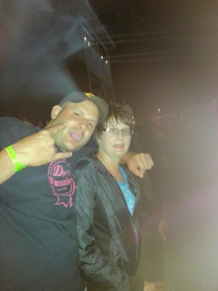 Saleah22's profile picture. Mother, Grandmother, farmer, artist, art teacher, gardener, reader, camper