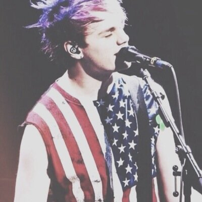 Free follow bc ily. Please follow @popartmuke