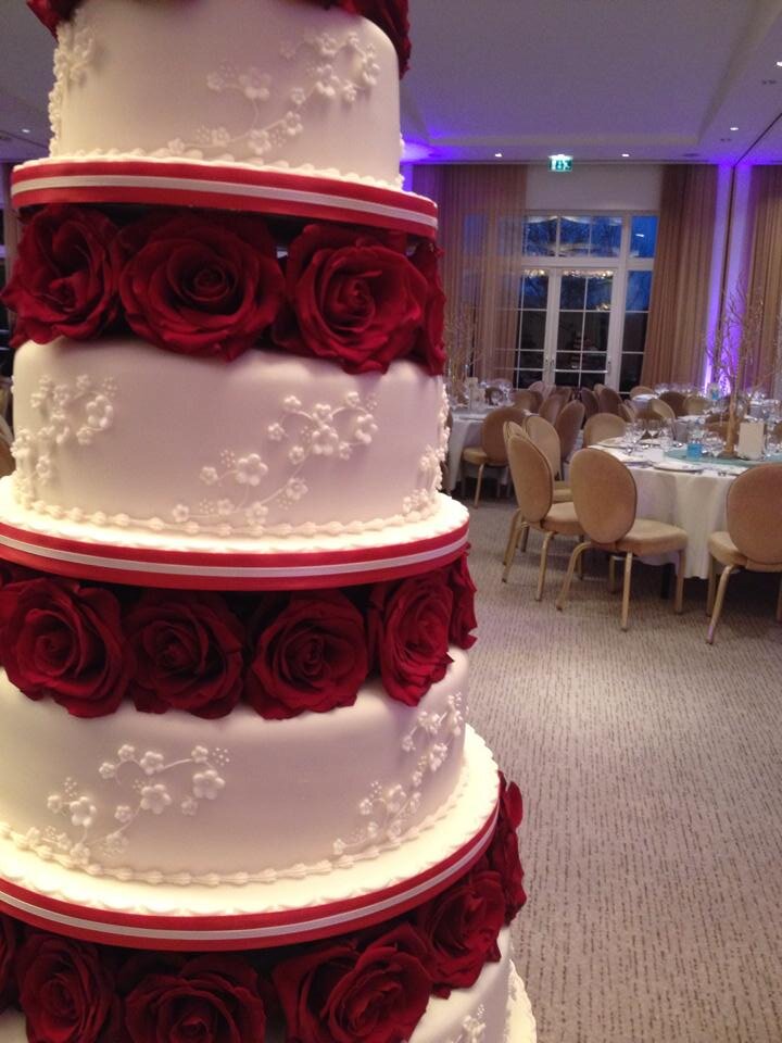 Charlou Cakes is a business set up in Croxley Green Selling cake equipment and bespoke handmade cakes