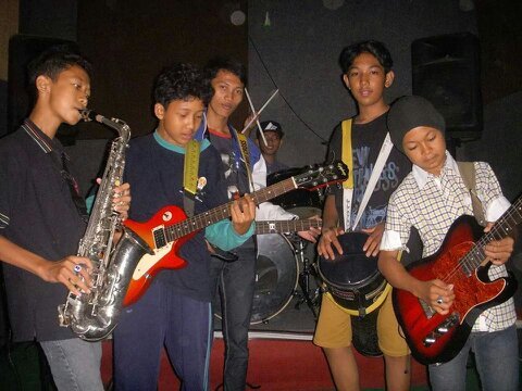 we are Ska Rock Steady || @vidysax @izzyhaw @irfajri2