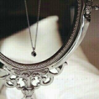 أنا أبنه لذاك الذي لم يراقبني يومآ.. بل علمني كيف آستشعر مرآقبة الله لي ❤️