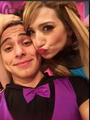 ¤Amo el team' bramin  ¡¡mis idolos de acabatelo son @brandon_meza & @jazminconj los amo son los mejores .  Mi deseo es que ellos me sigan porfis .