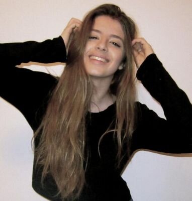 DICEN QUE AHORA BESAS CON LOS OJOS ABIERTOS, PORQUE SI LOS CIERRAS APAREZCO YO. Marina Berbegal. Karma.