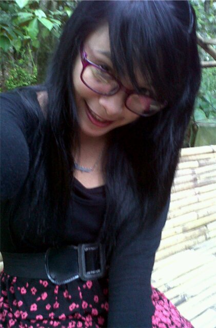 Mahasiswi |prodi:ILmu pemerintahan |love♥ALLAH:* |simple like n' classic  | kudus | jateng | honggosoco bandung rt2/5 |1'11'94