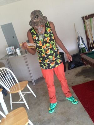 HwflQuezz's profile picture. rapper/singer- hollywood dem 4L
music is the reason i turned my life around.

go check out my mixtape at http://t.co/nnLLlq1X on ice