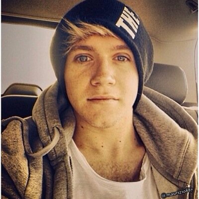 FOLLOW MY OTHER ACC TOO PLS xox @hellyeahorann xox
