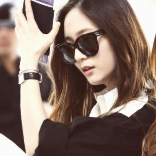 ¿Trastorno de bipolaridad? No es cierto.  
Suicide Room.
❝I never gonna leave you❞.
「@Eunji_SRR Sistah bonini ♡ 」