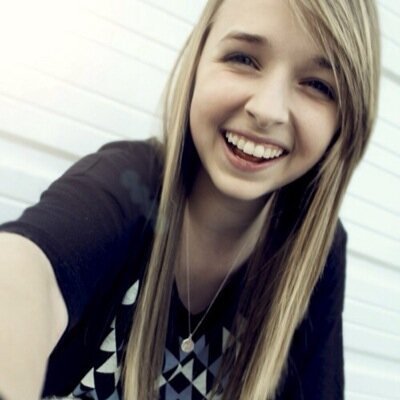 My dream is for my favorite YouTuber, Jennxpenn to notice me on Twitter