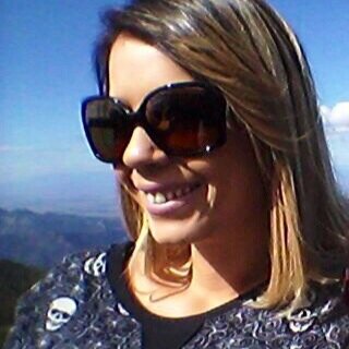 ... existe a quem falte o delicado essencial!!