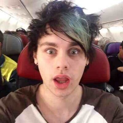 I'm Michael Clifford and yes I dyed my hair DUHHHH :p.  straight|RP|single