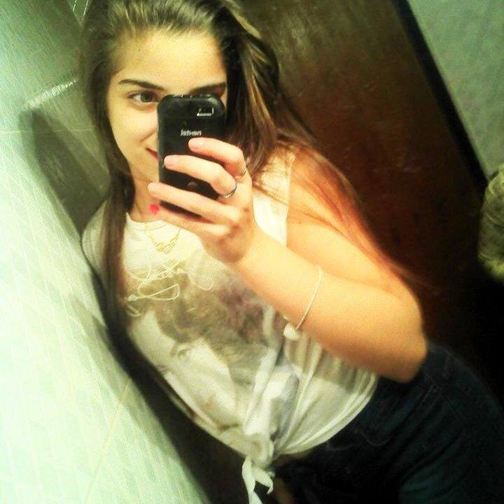 EstiloUrsula's profile picture. Después de la tormenta , siempre sale el sol brillante ♥