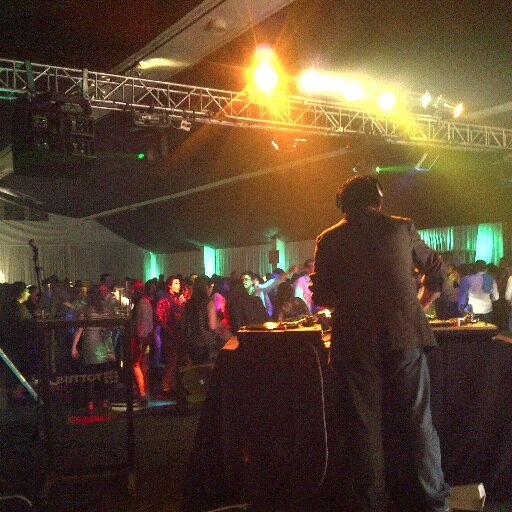 Vj Dj Eventos Fiestas. Sus inicios a finales de los 80´s logran plasmar madurez y background. Entremezclando estilos y tecnología de los rompientes 90 al 2016