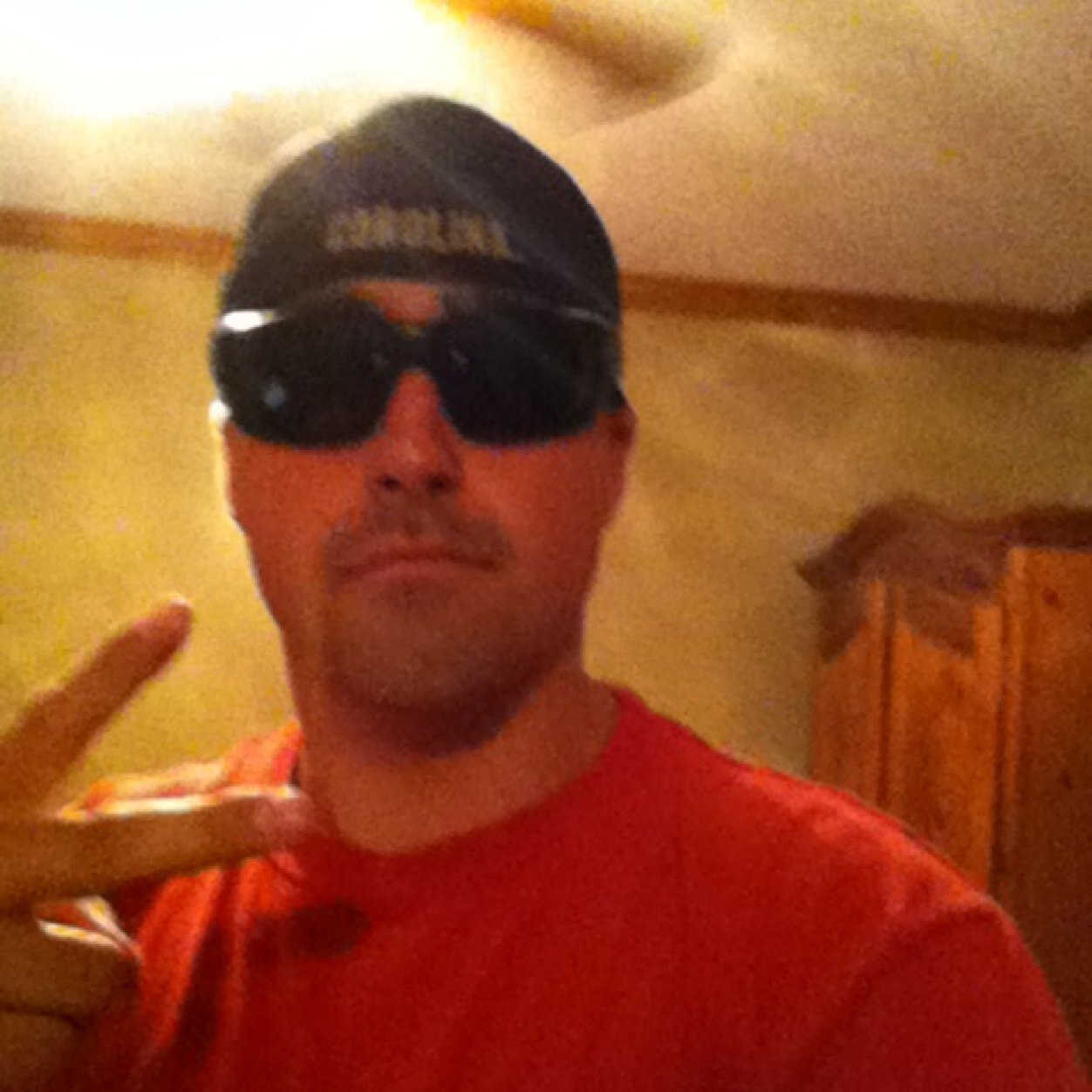 im 22 years old im a single guy & likes to have fun like going swimming ridding four wheelers & hanging out with friends & watching movies & going to the movies