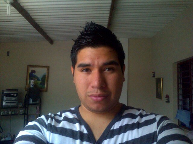Estudiante, Apasionado De La Informárica Y Jugador De Futbol En Mis Tiempos Libres...